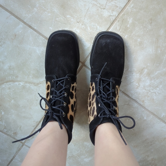 Rare! Stuart Weitzman Cheetah Leopard Ponyhair & Suede Combat Boots 6B - Picture 4 of 6